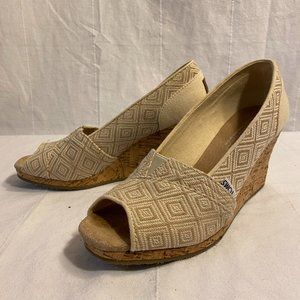 TOMS Classic Wedge Sandal in Woven Ikat 9.5